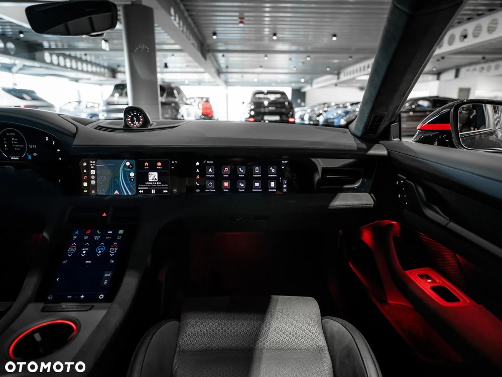 Porsche Taycan 105kWh GTS - 28