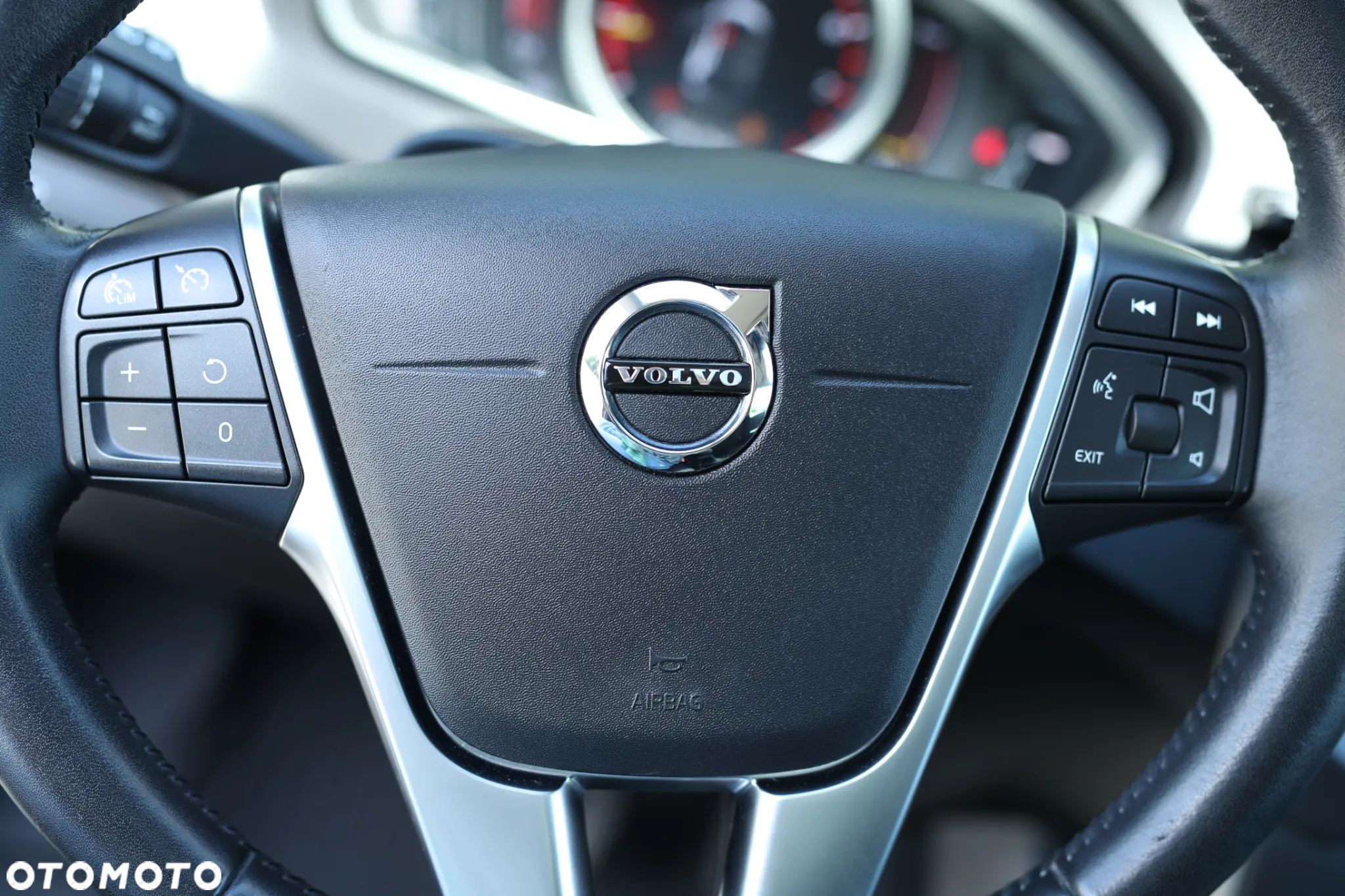 Volvo V40 Cross Country T4 Drive-E Momentum - 16