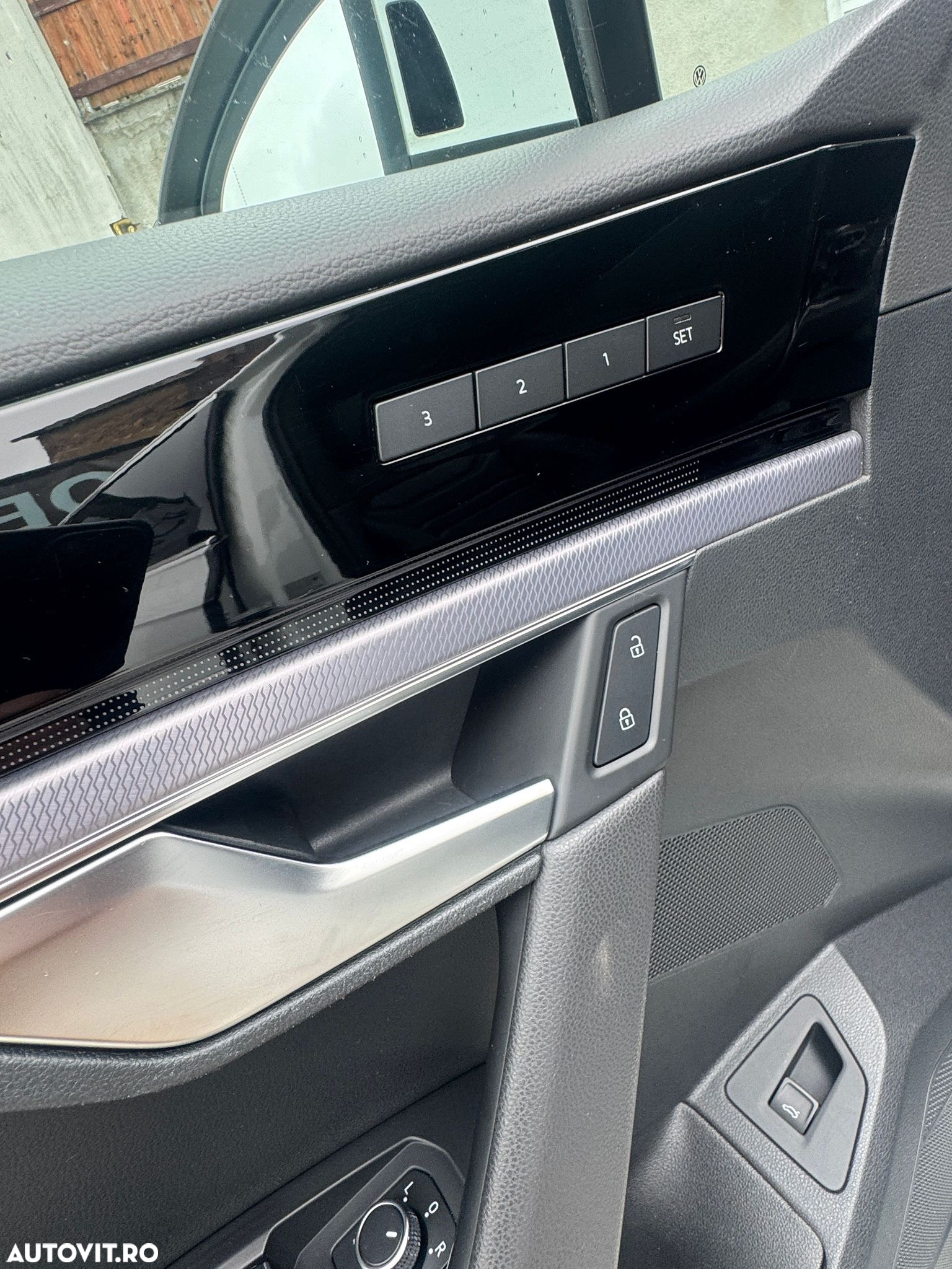 Volkswagen Touareg - 11