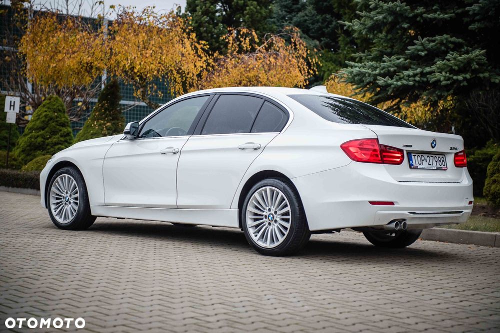 BMW Seria 3 328i Touring xDrive Sport-Aut - 5