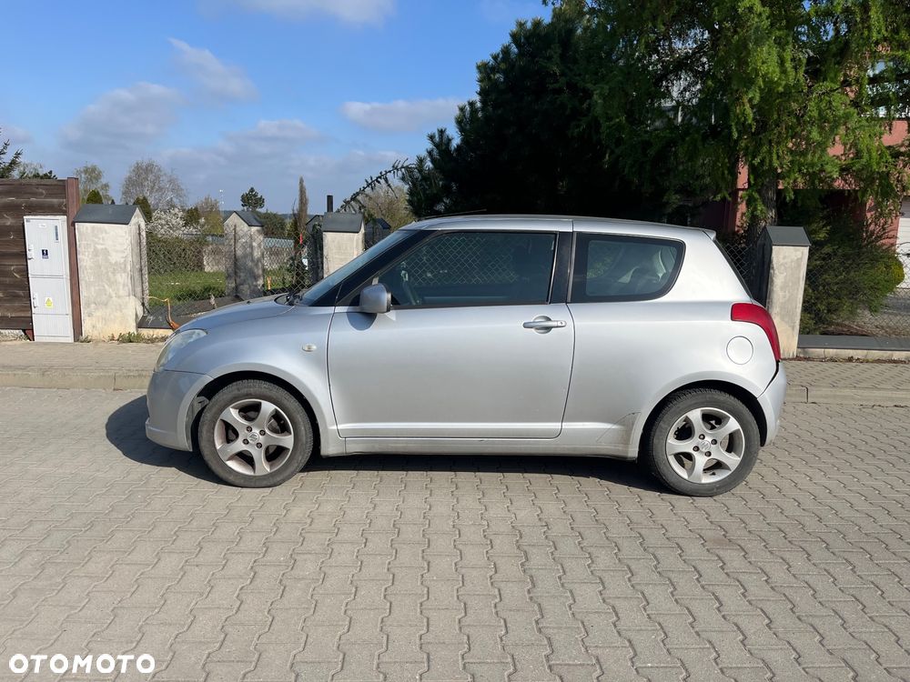 Suzuki Swift 1.3 Club - 6