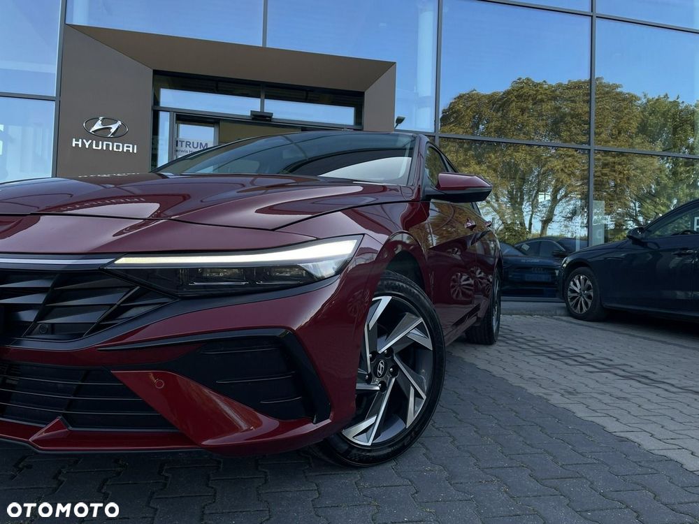 Hyundai Elantra - 4