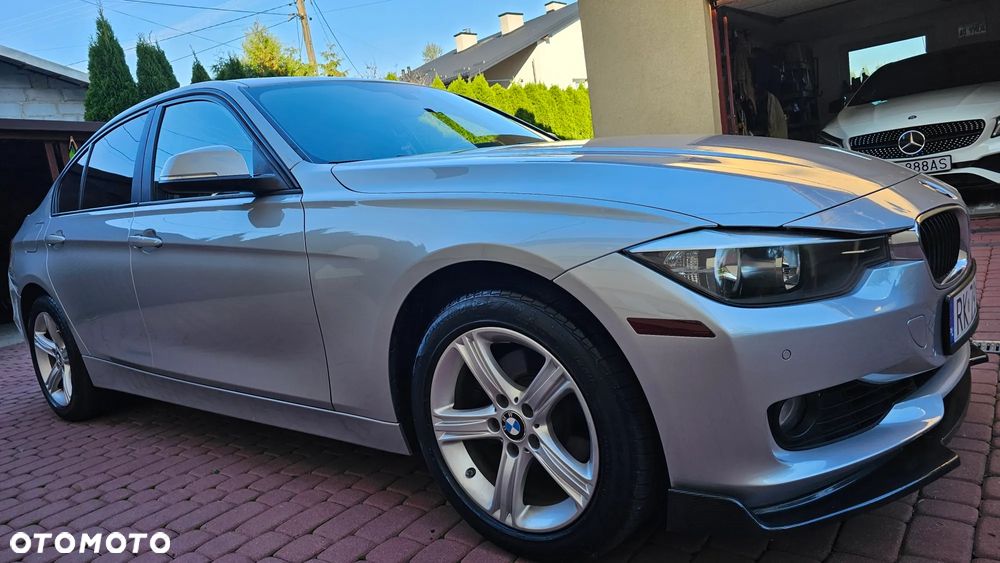 BMW Seria 3 328i xDrive Sport-Aut Sport Line - 4
