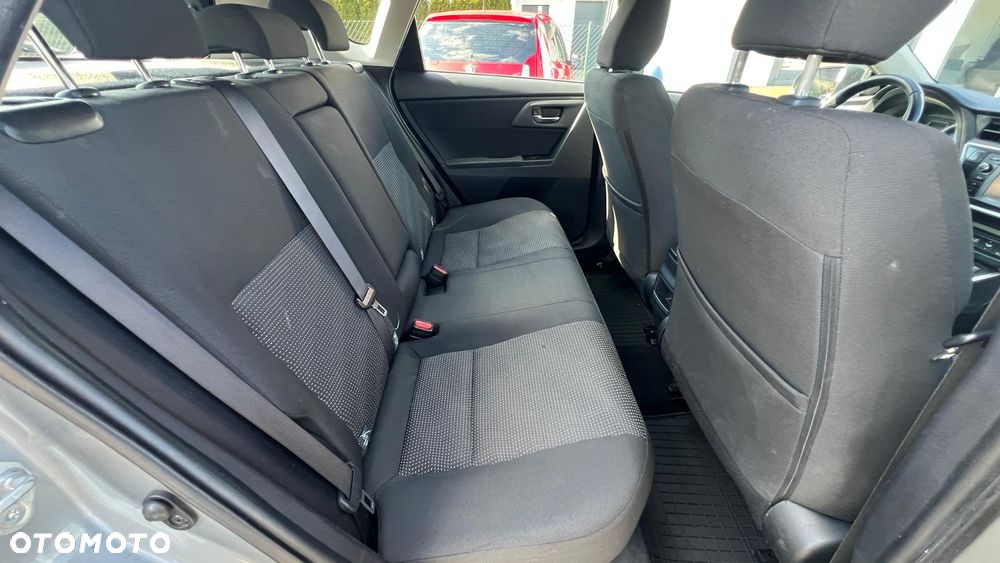 Toyota Auris - 16