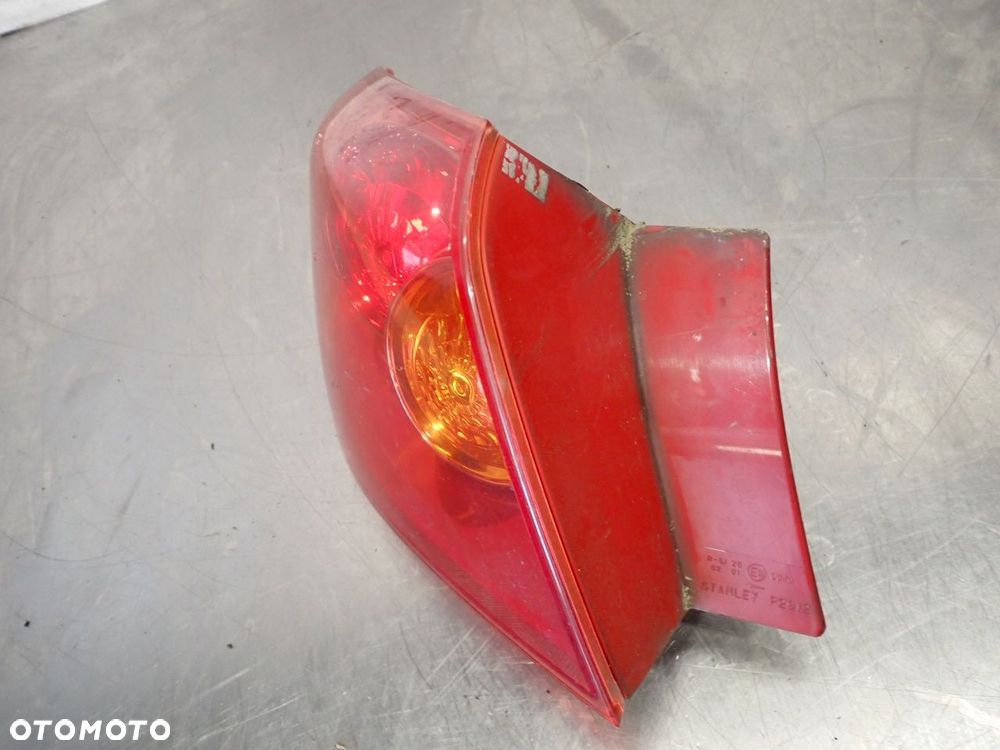 LAMPA LEWA TYLNA MAZDA 3 1.6 - 2