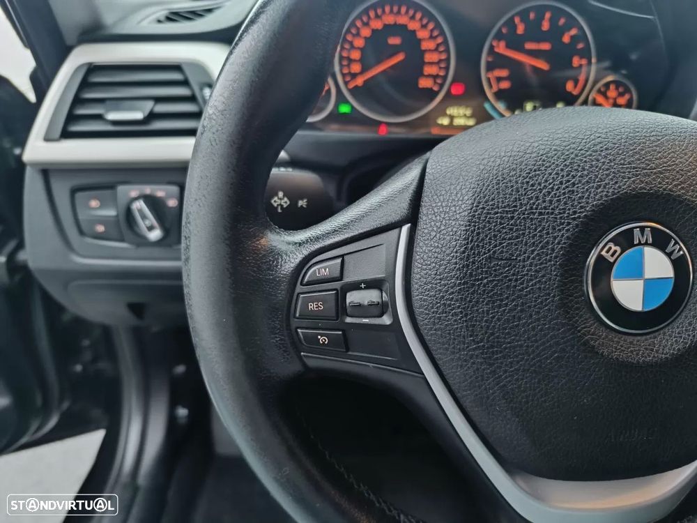 BMW 318 d Line Sport - 27