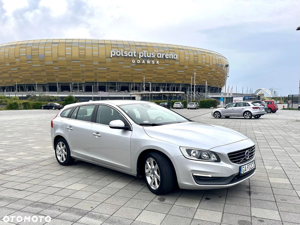 Volvo V60 D4 Drive-E Momentum - 1