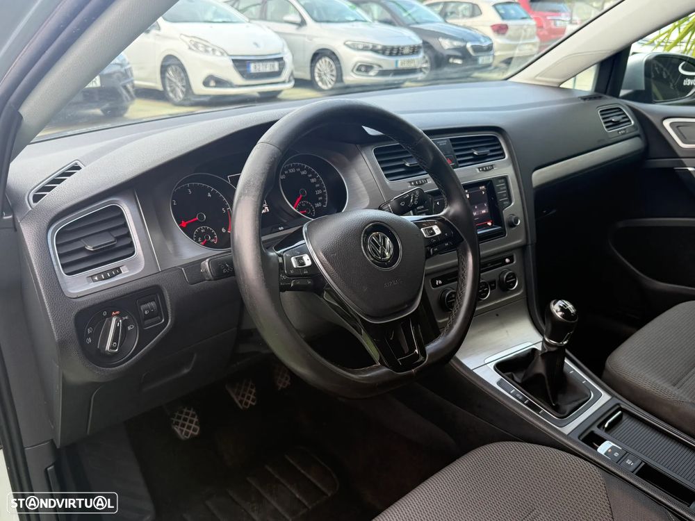 VW Golf 1.6 TDi BlueMotion Trendline - 24
