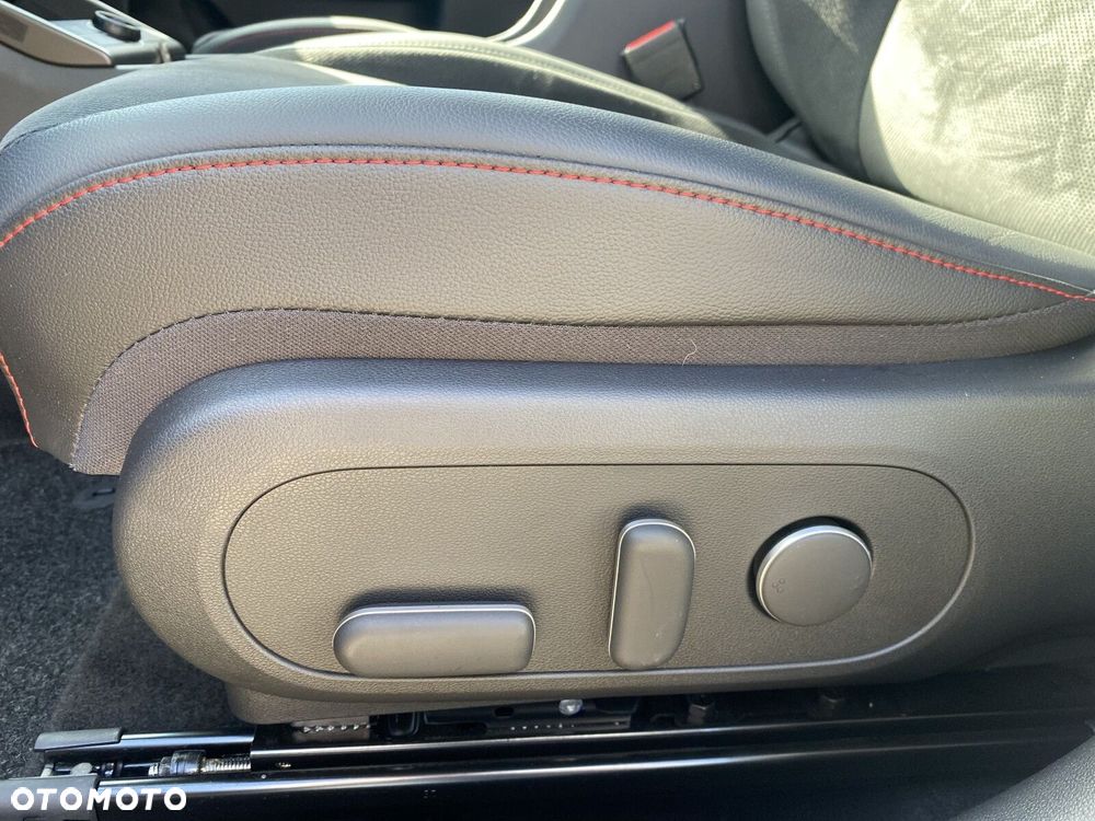 Hyundai Kona - 12