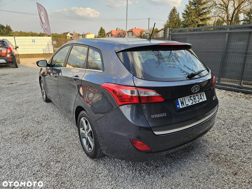 Hyundai i30 blue Kombi 1.6 CRDi Style - 8