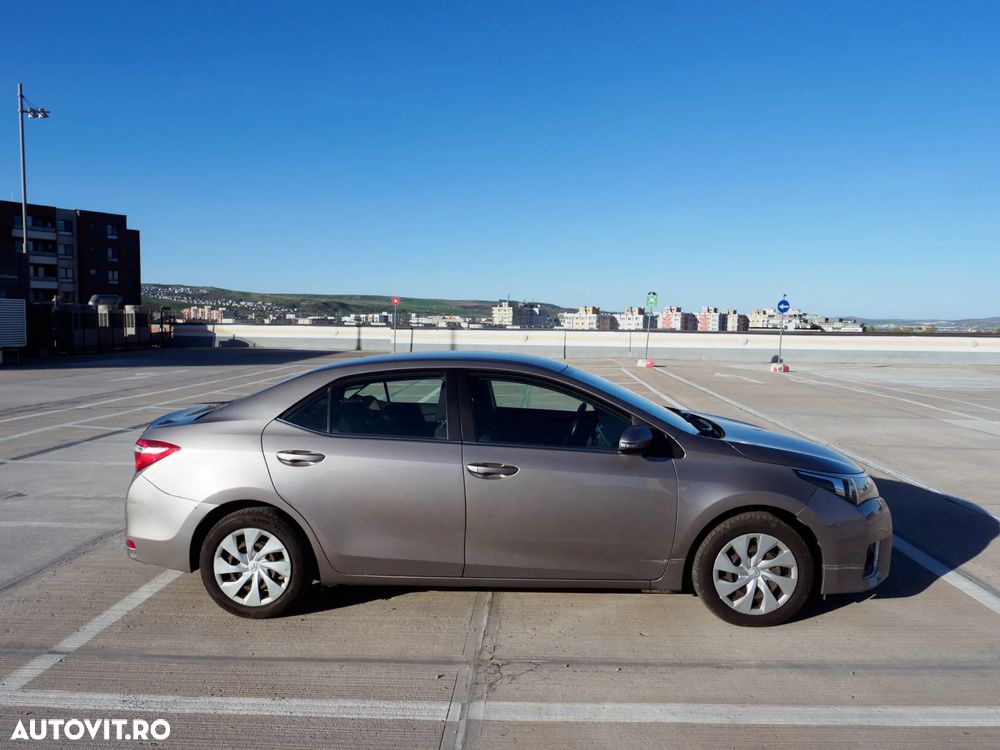 Toyota Corolla - 5