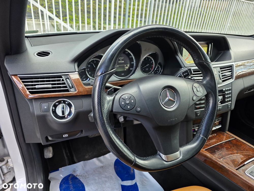 Mercedes-Benz Klasa E 350 4Matic Avantgarde Sport Edition AMG - 9