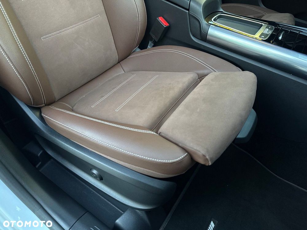 Mercedes-Benz GLA - 22