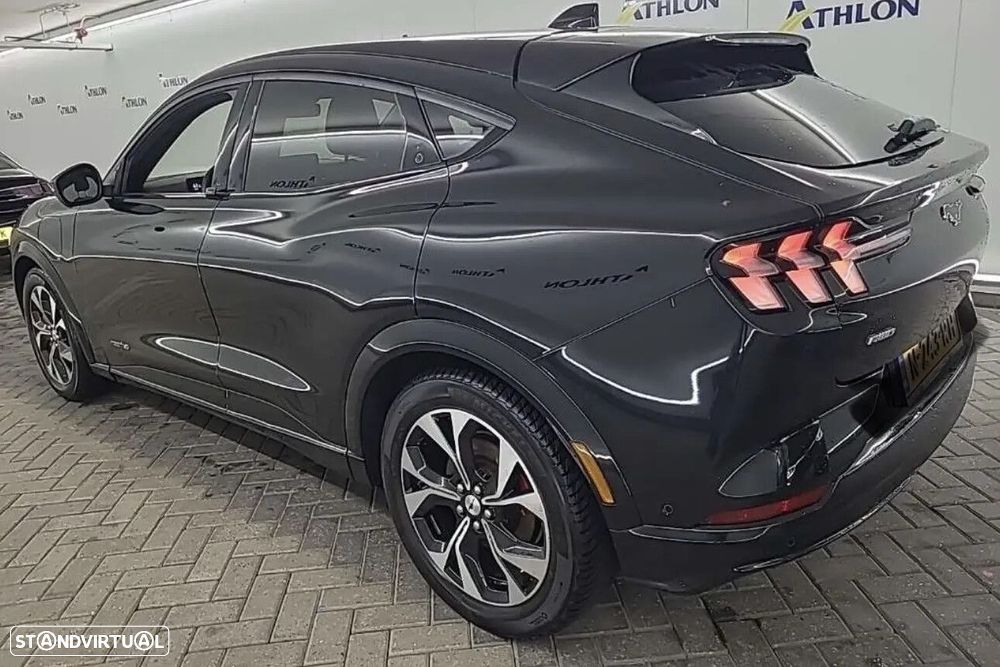 Ford Mustang Mach-E - 4