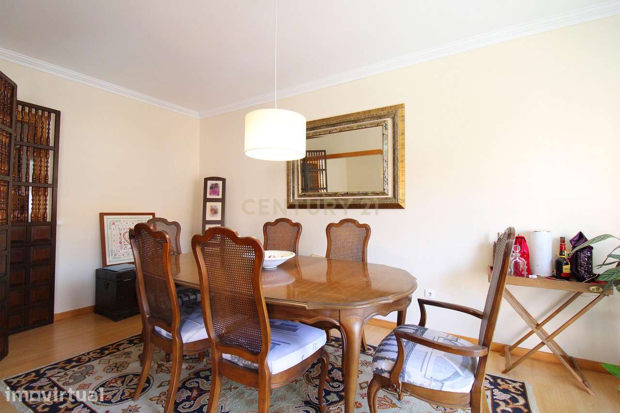 Apartamento T4 com Parqueamento, nas Caldas da Rainha - Grande imagem: 4/42