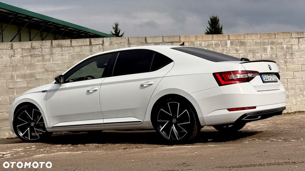 Skoda Superb 2.0 TDI DSG Sportline - 7