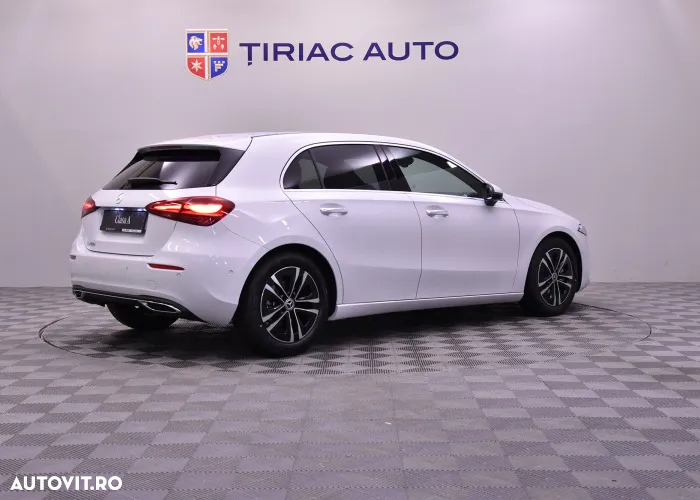 Mercedes-Benz A 200 4Matic 8G-DCT Progressive - 3