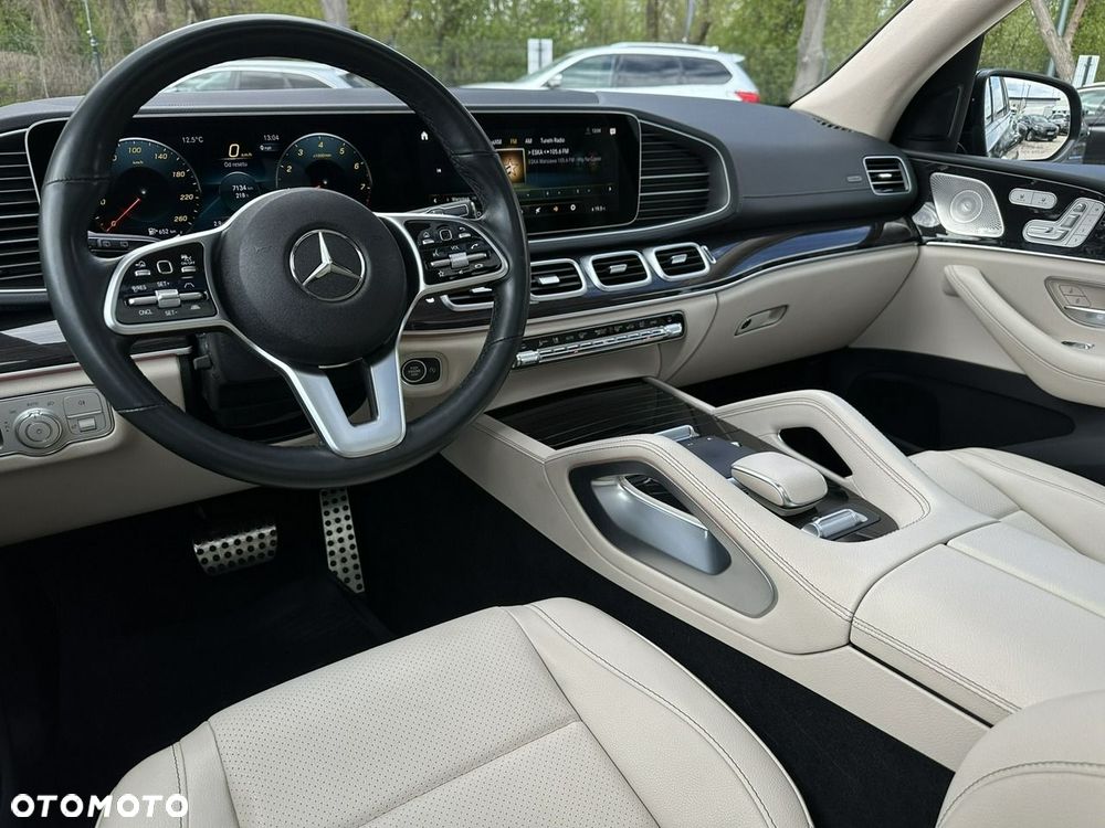 Mercedes-Benz GLS - 29