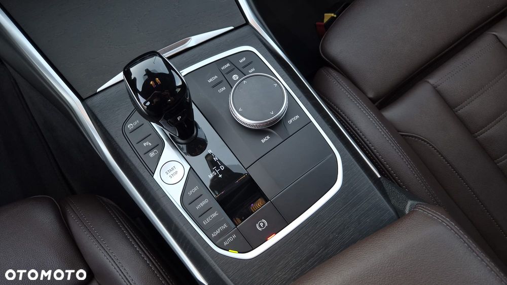 BMW Seria 3 330e PHEV xDrive M Sport sport - 24