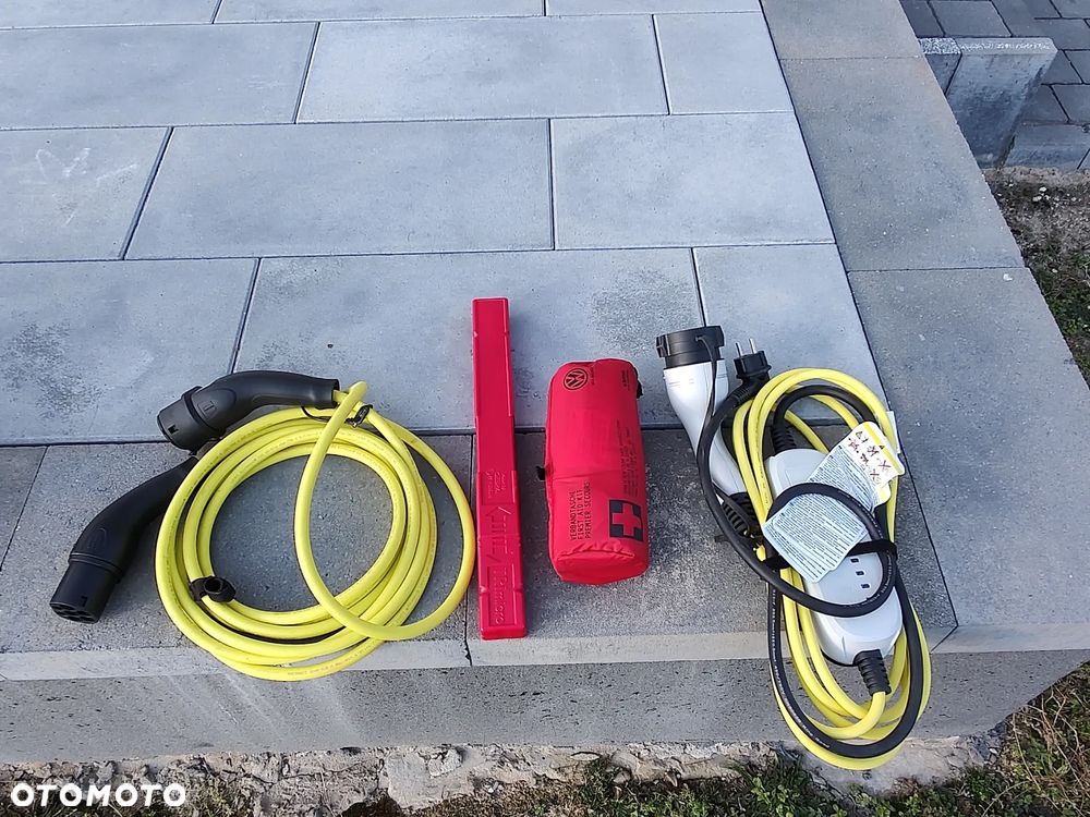 Volkswagen up! e-up United - 28