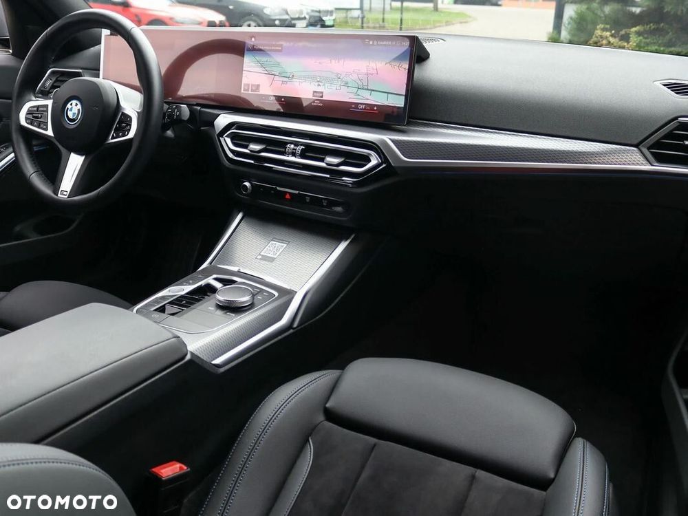 BMW Seria 3 330e xDrive M Sport sport - 29