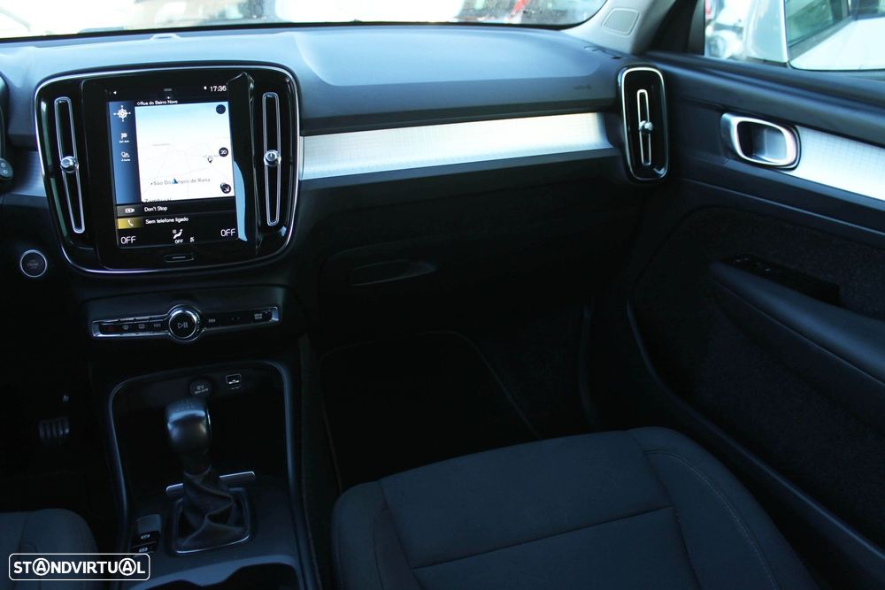 Volvo XC 40 1.5 T2 Momentum Core - 43