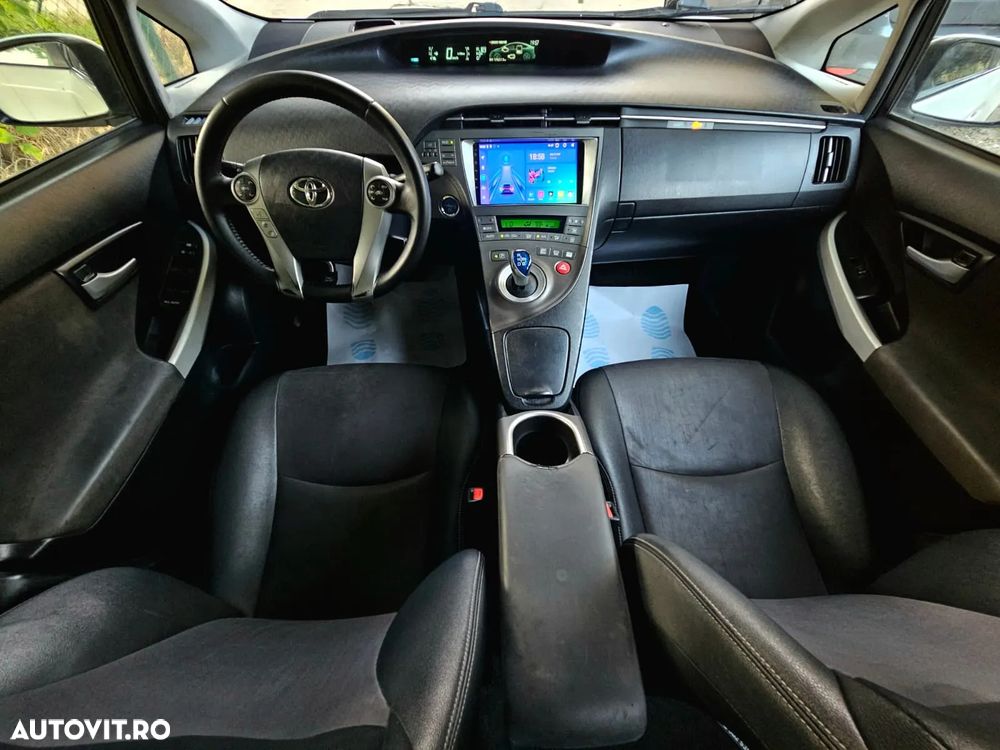 Toyota Prius (Hybrid) Comfort - 4