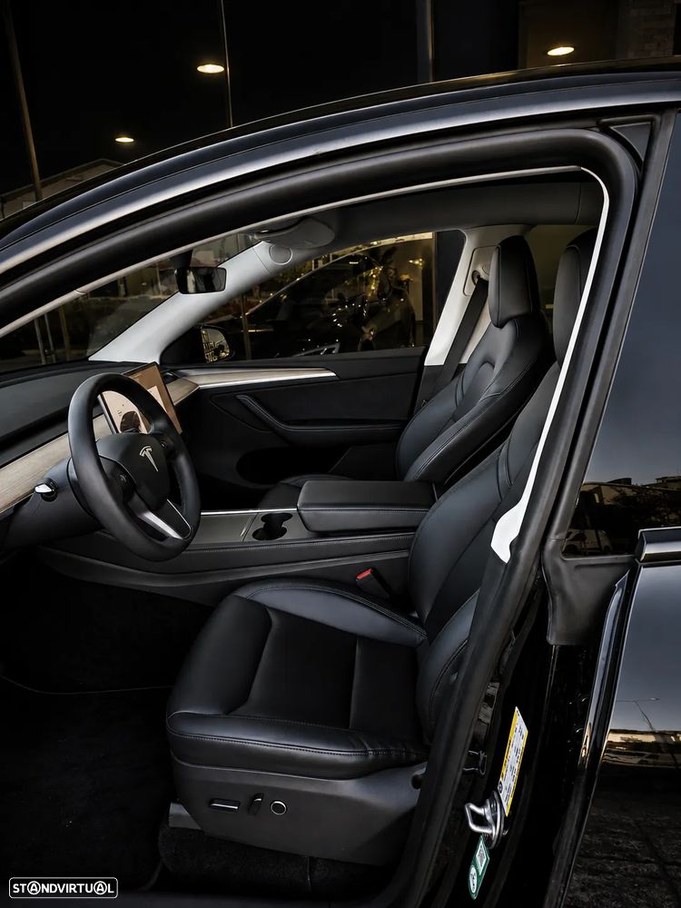 Tesla Model Y Long Range Dual Motor AWD - 21