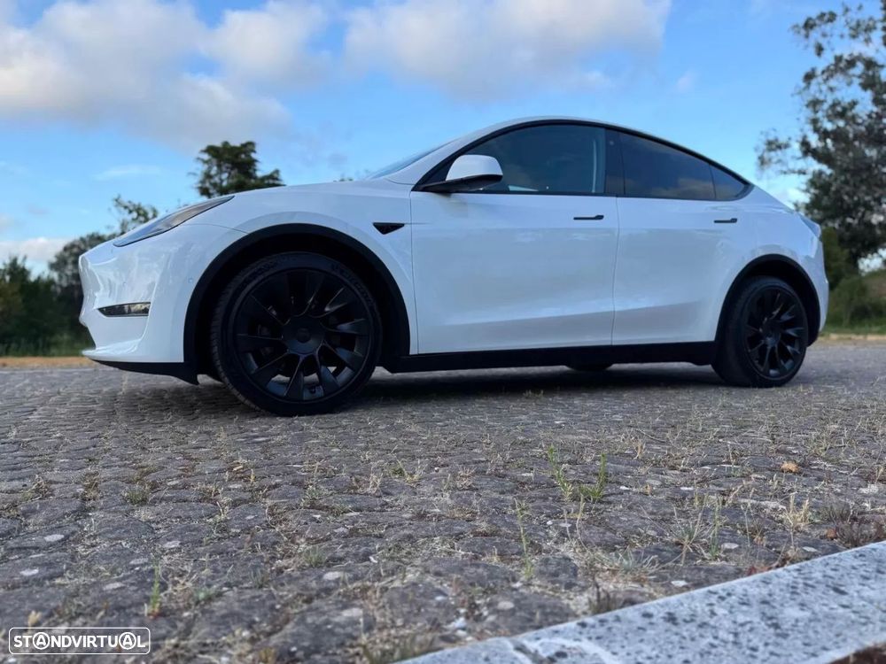 Tesla Model Y Long Range Dual Motor AWD - 4