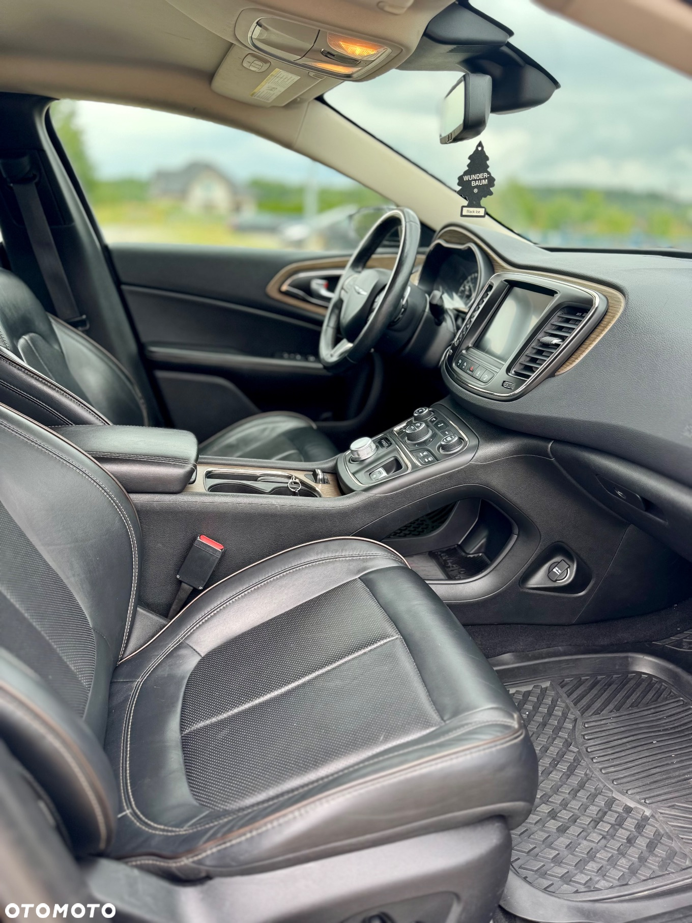 Chrysler 200 - 20