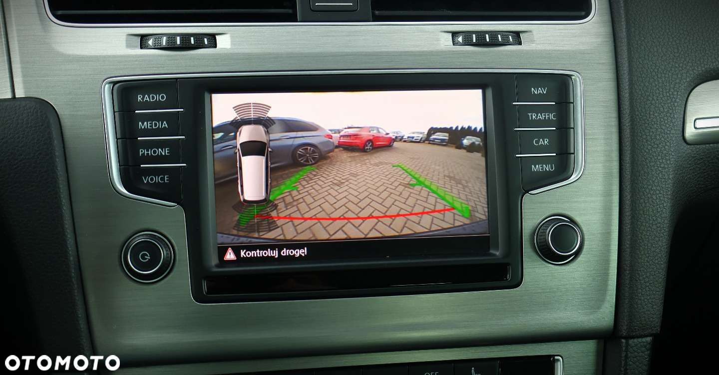 Volkswagen Golf - 24