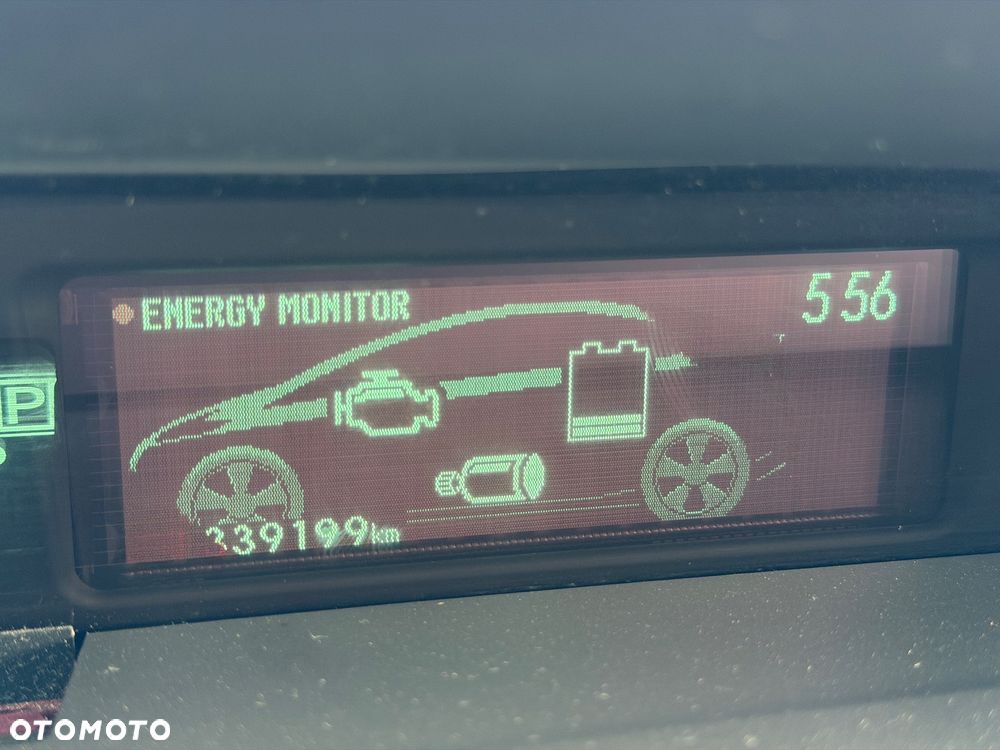 Toyota Prius (Hybrid) Executive - 25