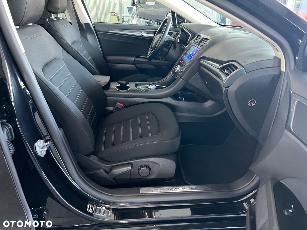 Ford Mondeo 2.0 EcoBlue Titanium - 41