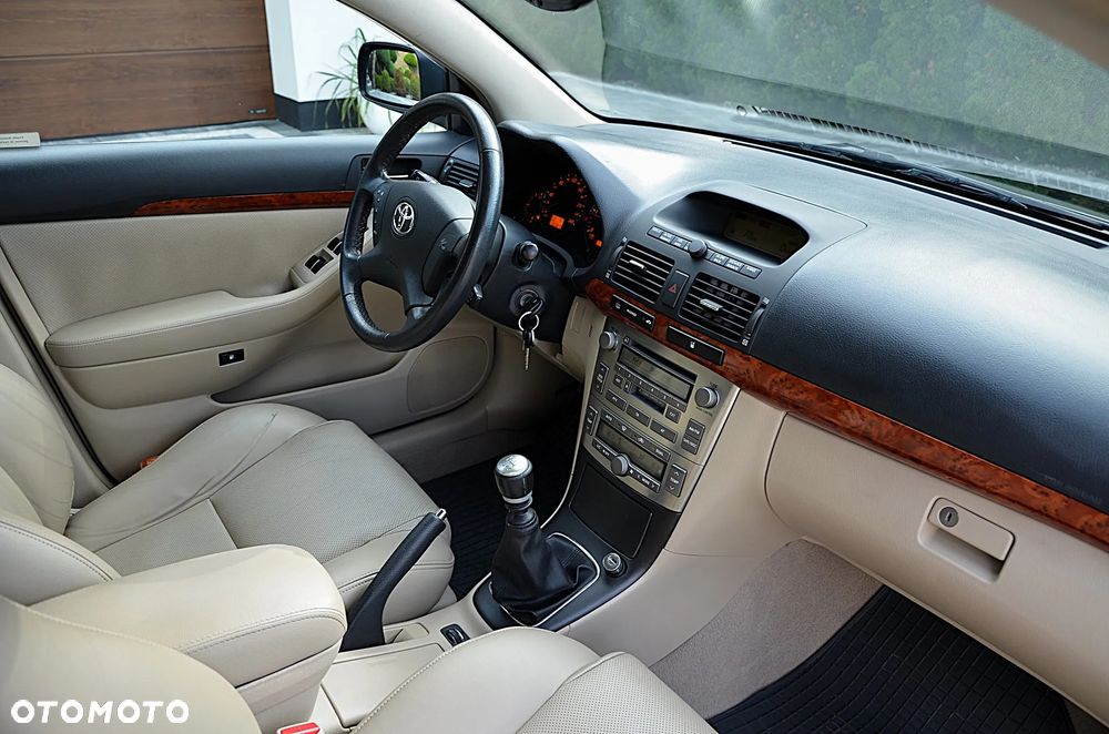 Toyota Avensis 2.2 D-4D Prestige - 27