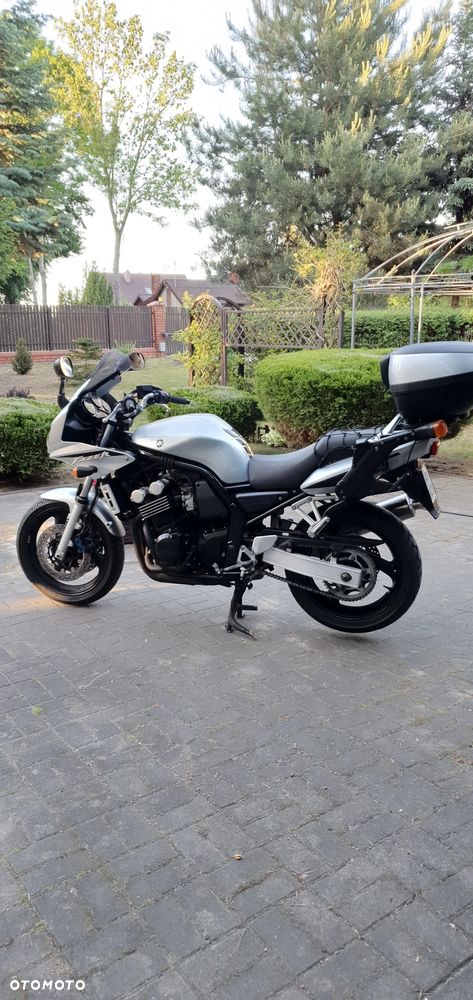 Yamaha FZS - 2