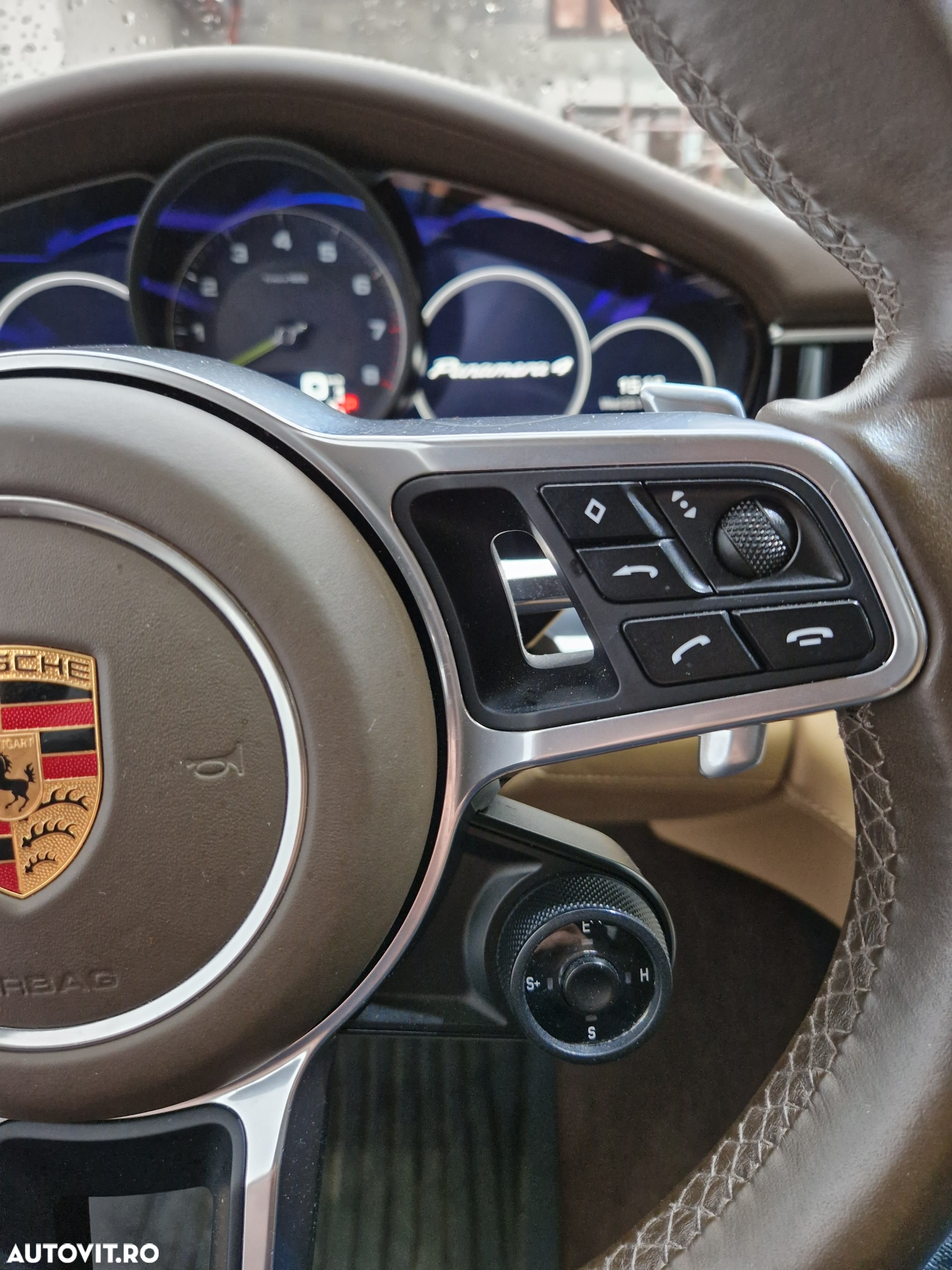 Porsche Panamera - 40