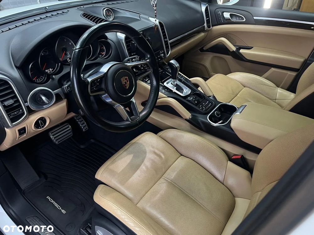 Porsche Cayenne GTS Tiptronic S - 18