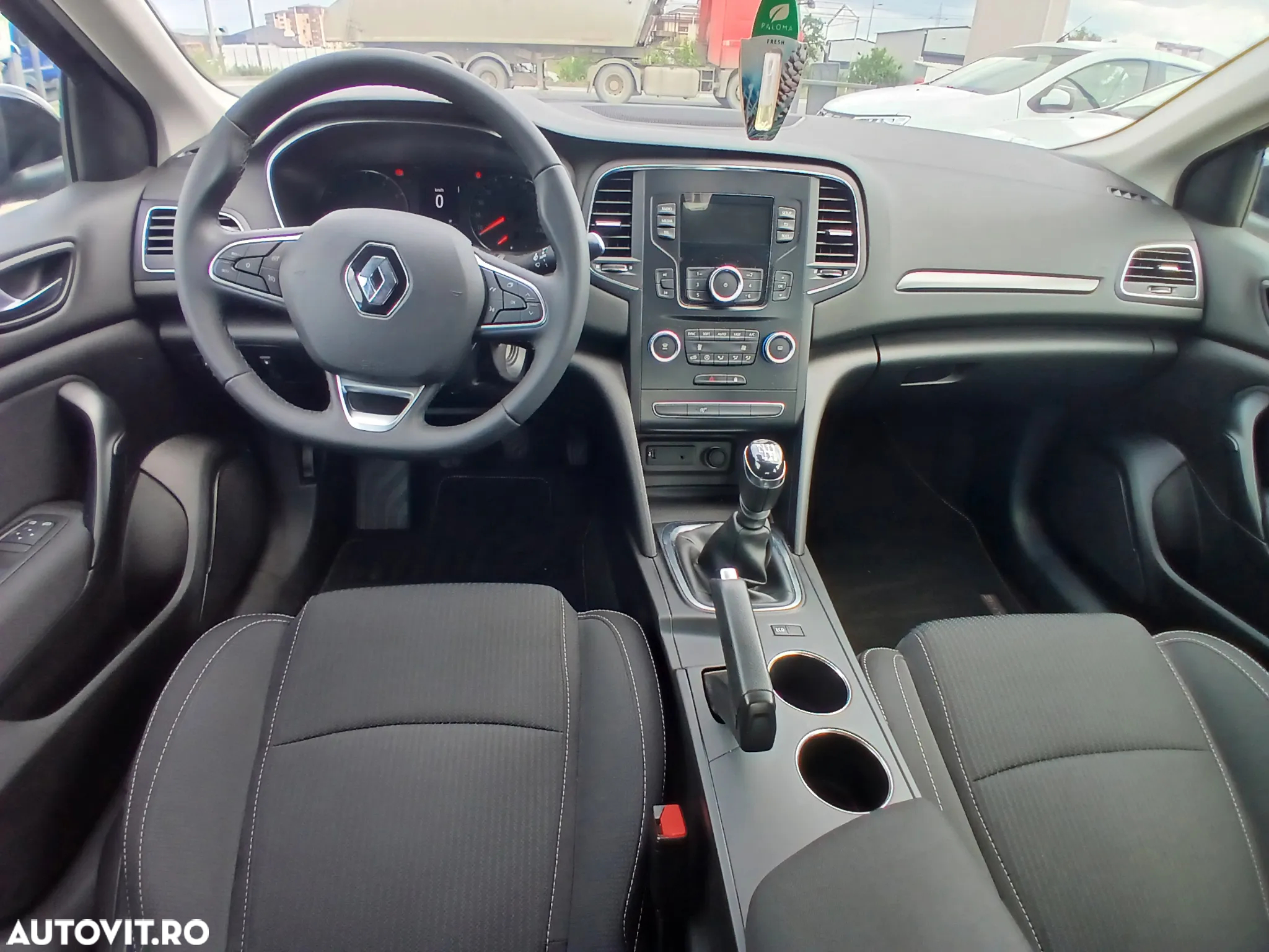 Renault Megane TCe 114 GPF Zen - 6