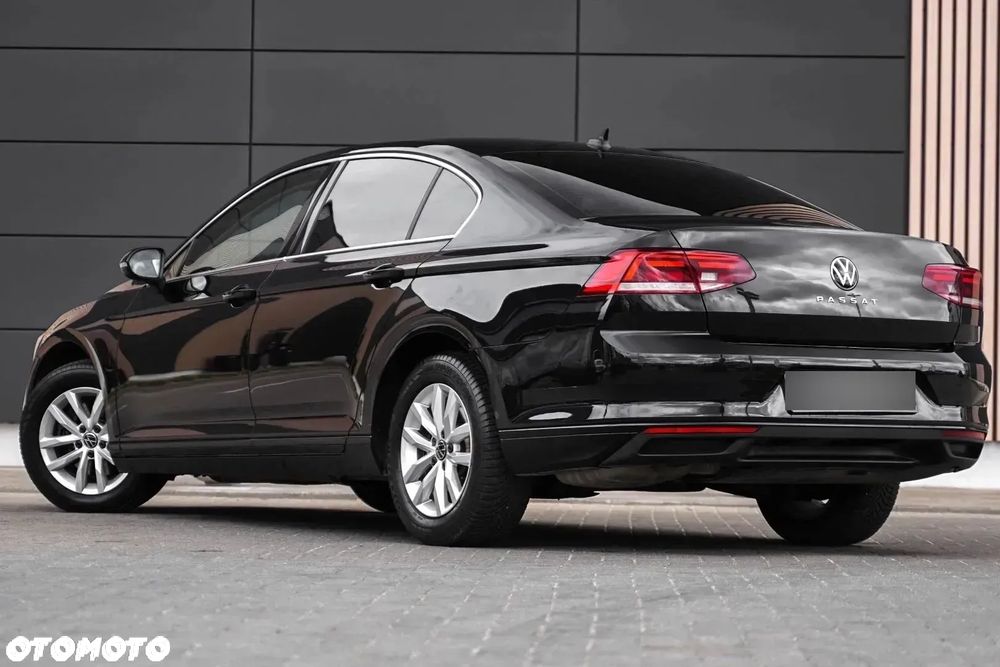 Volkswagen Passat - 4