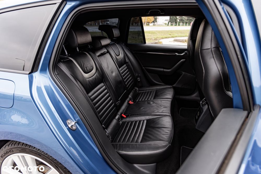 Skoda Octavia 2.0 TSI RS - 21
