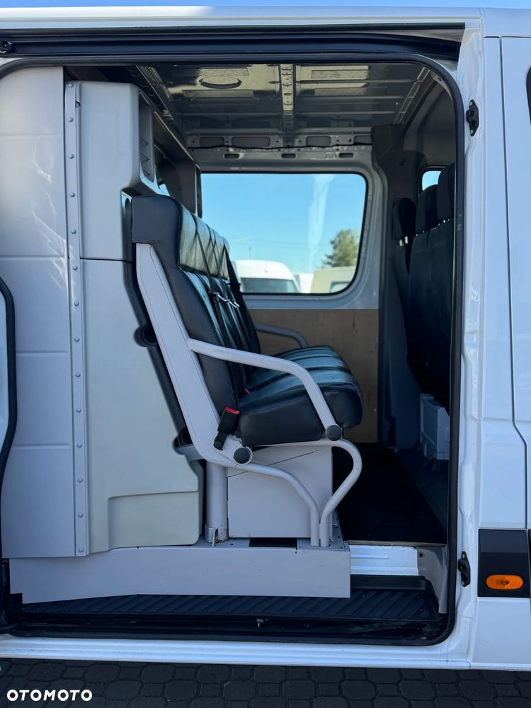Mercedes-Benz Sprinter - 12