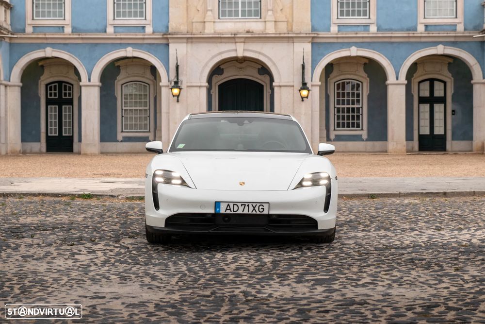 Porsche Taycan - 7