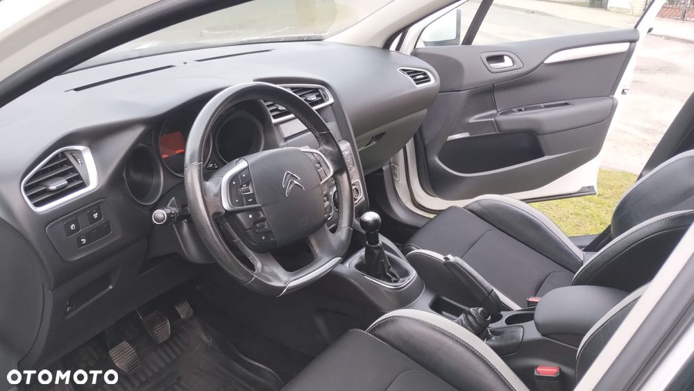 Citroën C4 VTi 95 Attraction - 8