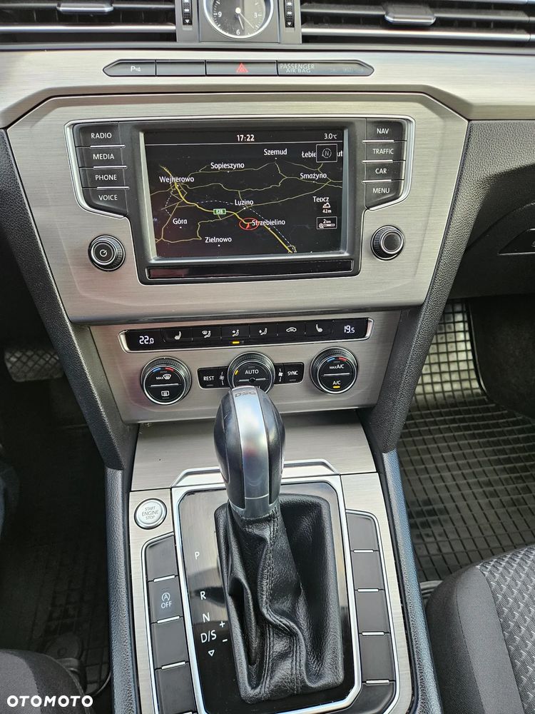 Volkswagen Passat - 11