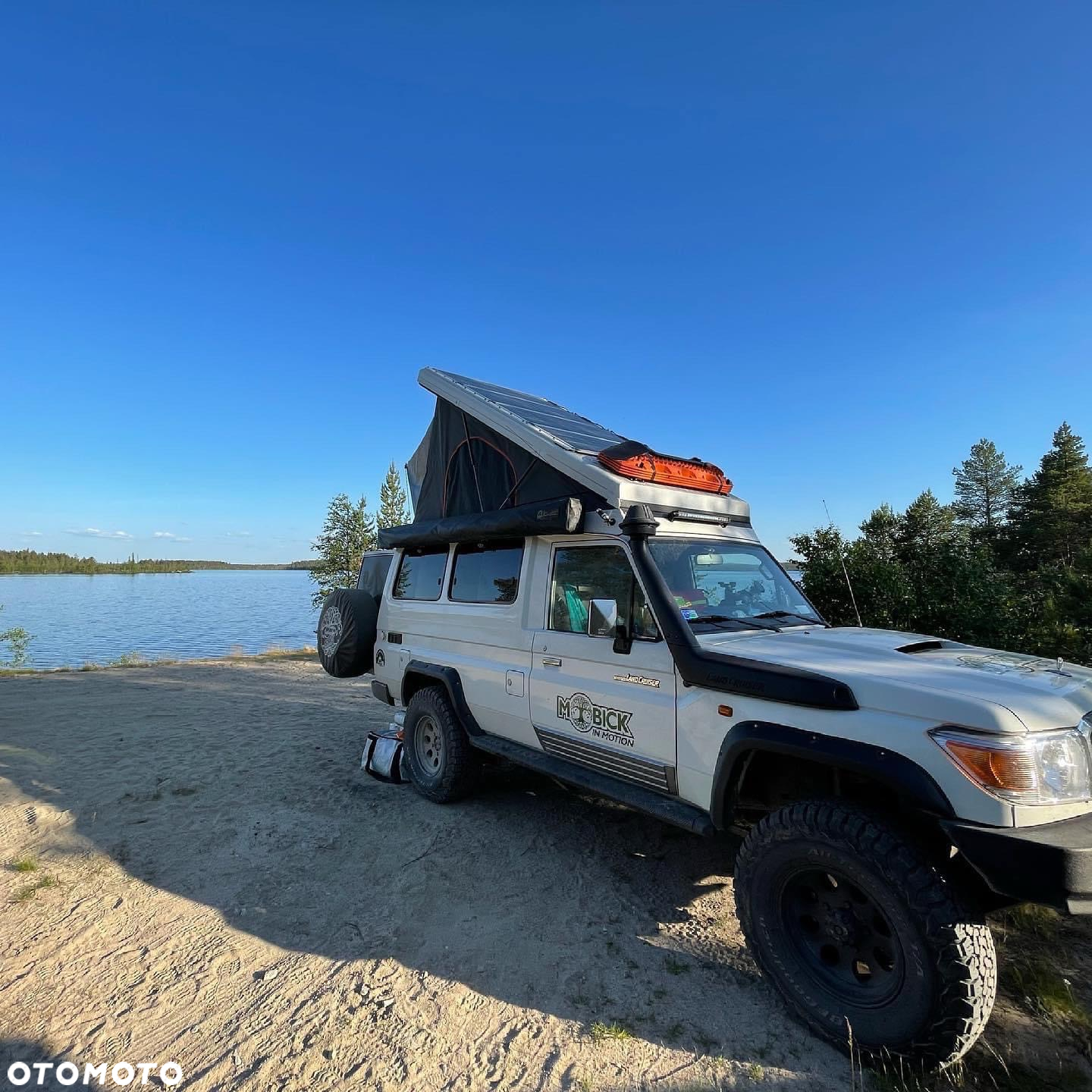 Toyota Land Cruiser - 7