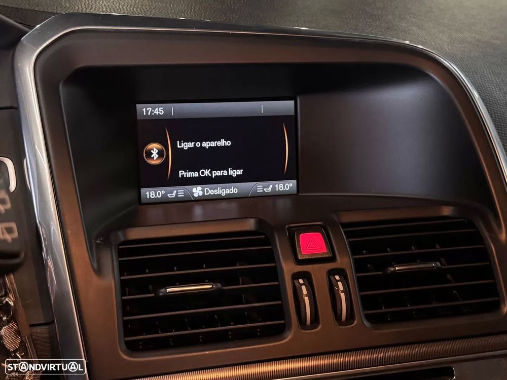 Volvo XC 60 2.0 D4 R-Design Start/Stop - 26