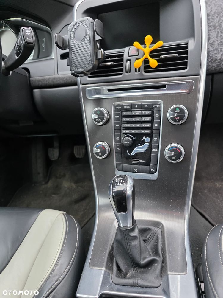 Volvo XC 60 D4 Drive-E Momentum - 9