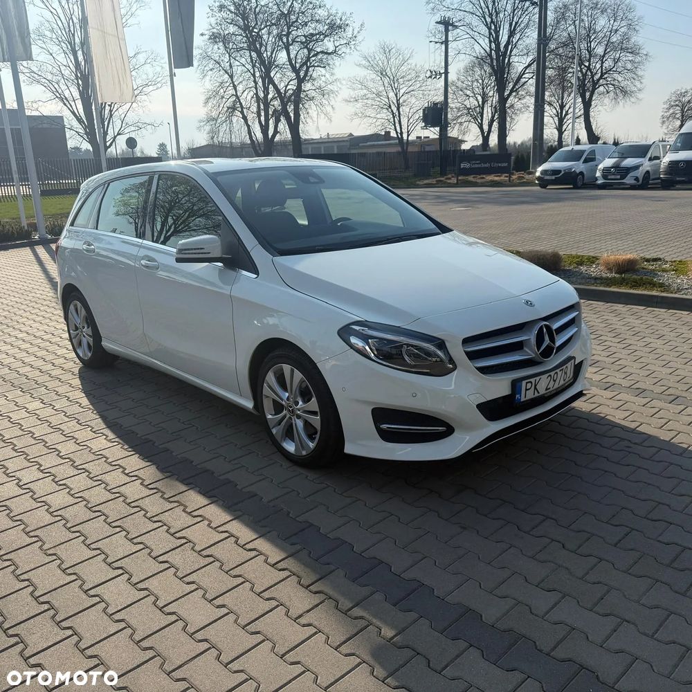 Mercedes-Benz Klasa B 220 4-Matic - 1