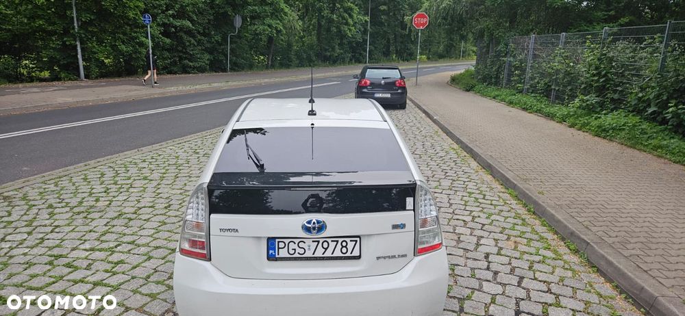 Toyota Prius 1.8 HSD Sol - 13
