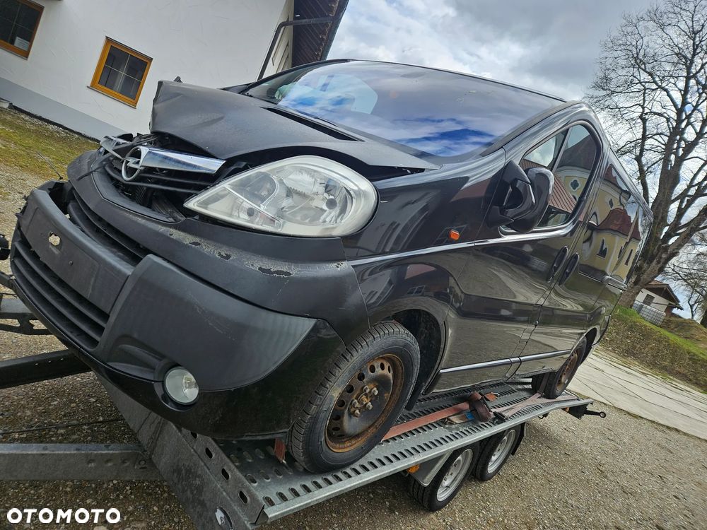 Opel Vivaro - 1